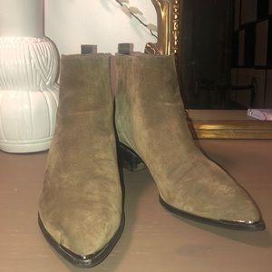 Like new suede Marc Fisher boots
